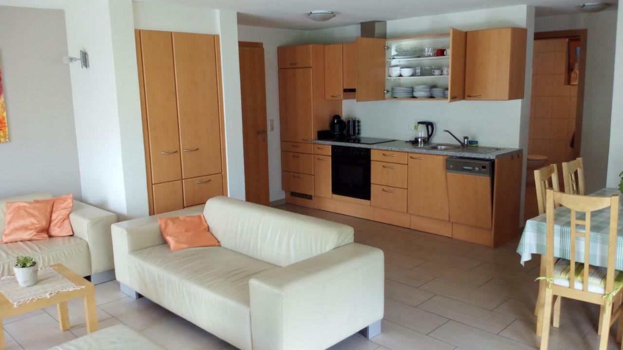 Gaestehaus Lutz เมลเลา ภายนอก รูปภาพ